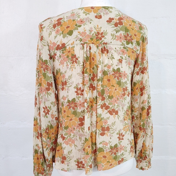 CUPCAKES AND CASHMERE FLORAL PULLOVER TOP (154) - Picture 9 of 16